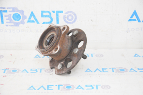 Rear left hub Toyota Highlander 08-13 AWD rusty, play
