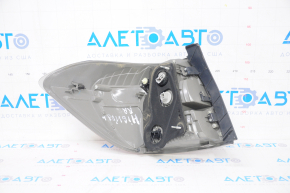 Right headlight Toyota Highlander 08-10 hybrid, halogen, scratches