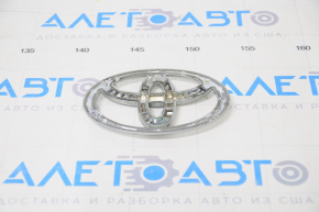 Toyota emblem badge tailgate Toyota Highlander 08-13 chrome is used, guides are broken