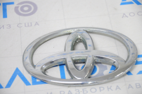Toyota emblem badge tailgate Toyota Highlander 08-13 chrome is used, guides are broken