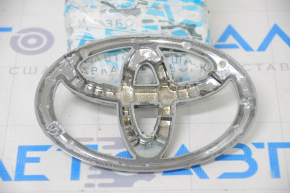 Toyota emblem badge tailgate Toyota Highlander 08-13 chrome is used, guides are broken