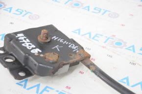 Toyota Highlander 08-13 spare tire mounting mechanism rusty