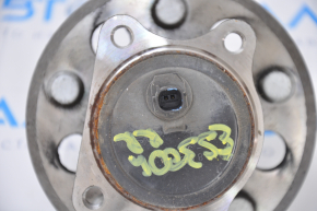 Rear right hub Lexus ES300h ES350 13-18