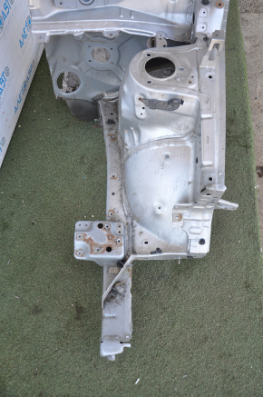 Front left quarter Toyota Highlander 08-13 silver, dented pillar