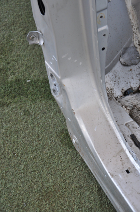 Front left quarter Toyota Highlander 08-13 silver, dented pillar