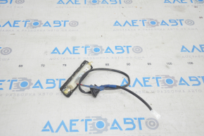 External trunk lid opening button Lexus RX300 RX330 RX350 RX400h 04-09 no rubber, broken fastener