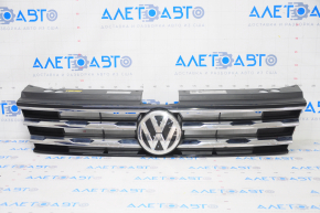 Radiator grill VW Tiguan 18-19 with emblem, sand, scratches