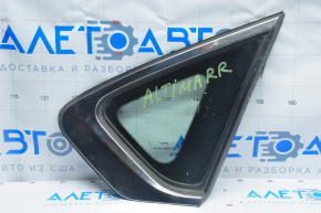Window blind glass rear right Nissan Altima 13-18 scratches on chrome, cut seal