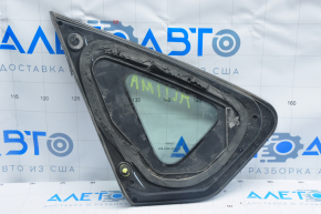 Window blind glass rear right Nissan Altima 13-18 scratches on chrome, cut seal