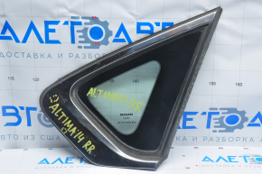 Window blind glass rear right Nissan Altima 13-18 scratches and bumps on chrome, cut seal