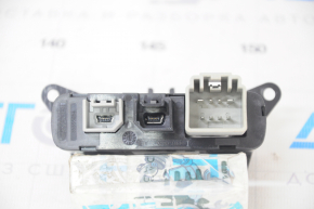Usb Media Hub Jeep Grand Cherokee WK2 18-22 Scratches