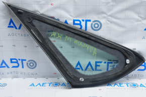 Window blind glass rear right Toyota Avalon 13-18 scratches on chrome