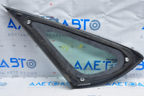 Window blind glass rear right Toyota Avalon 13-18 scratches on chrome, bump
