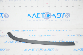 Rear left wing arch seal Jeep Grand Cherokee WK2 11-21 on the body, scratches