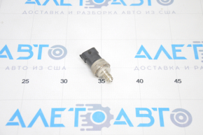Fuel pressure sensor Porsche Panamera 10-16 on the fuel rail 4.8