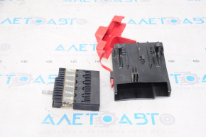 Battery distributor 12v Jeep Grand Cherokee WK2 11-21