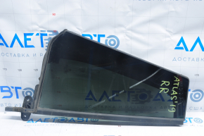 Door glass triangle rear right VW Atlas 18 - green tint, broken crepe, scratches on molding