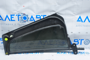 Door glass triangle rear right VW Atlas 18 - green tint, broken crepe, scratches on molding
