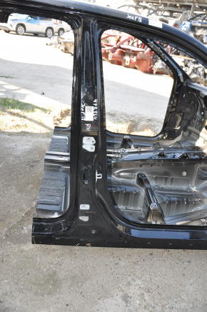 Body pillar central right Jeep Grand Cherokee WK2 11-21 on the body