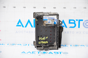 Battery distributor with terminal Chevrolet Volt 11-15 missing cover fragment, scratches on cover
