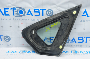 Window blind glass rear left Nissan Altima 13-18 scratches on chrome