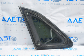 Window blind glass rear right Lincoln MKC 15 - scratches on chrome