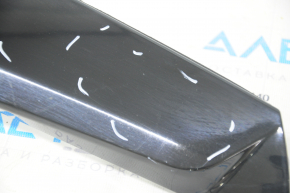 Right tailgate spoiler Chevrolet Equinox 18- scratches
