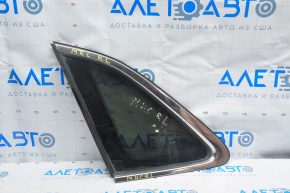Window blind glass rear left Lincoln MKC 15 - scratches on chrome