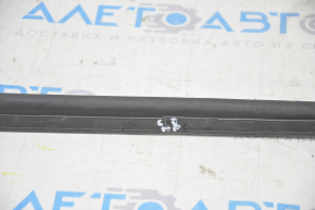Right windshield molding Audi Q5 8R 09-17 cracks in fasteners