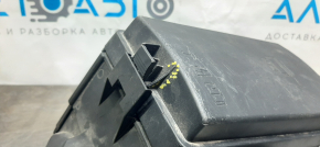 Underhood fuse box VW Jetta 19 - cover fragment broken off