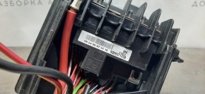 Underhood fuse box VW Jetta 19 - cover fragment broken off