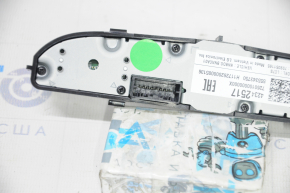 Chevrolet Equinox 18 control panel for 7" display, worn knob