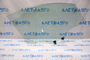 Glass of the front left door Nissan Leaf 13-17 scratches