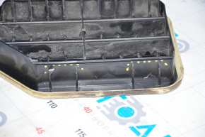 Left ventilation shield Ford Focus mk3 11-18 two fasteners broken
