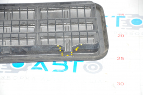 Right ventilation shield Lincoln MKC 15 - broken fastening