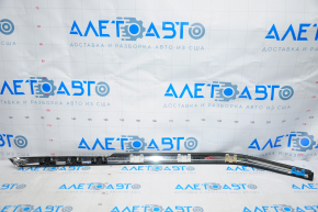 Lower rear left window molding Nissan Murano z52 15- scratches