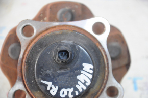 Rear left hub Toyota Highlander 20- FWD