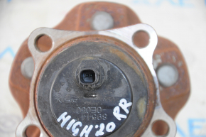 Rear right hub Toyota Highlander 20- FWD