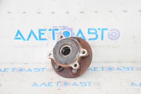 Front right hub Toyota Highlander 20-