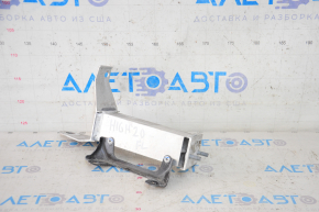 Fang of the lower reinforcement of the front bumper left Toyota Highlander 20-
