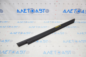 Glass seal inside rear left door Toyota Highlander 20-