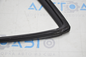 Rear left glass seal Toyota Highlander 20 - scratches, faded