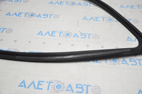 Front left glass seal Toyota Highlander 20 - burnt out