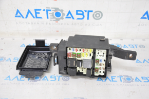 Fuse box under hood right Jaguar F-Pace X761 17- crack in fastening