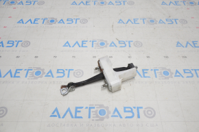 Toyota Highlander 20 rear left door limiter - rusty