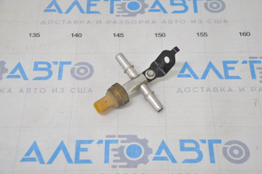 Fuel pressure sensor Jaguar F-Pace X761 17- on the fuel line
