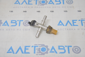 Fuel pressure sensor Jaguar F-Pace X761 17- on the fuel line