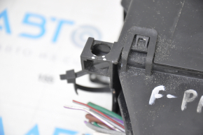 Fuse box under hood right Jaguar F-Pace X761 17- crack in fastening