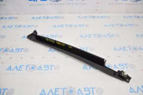 Door trim inner front right Toyota Highlander 20- scratches