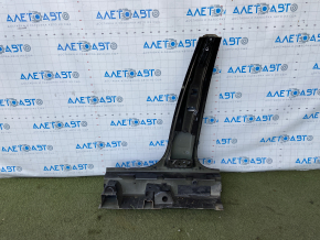 The central right body pillar of Audi A4 B9 17-25 is sawn off